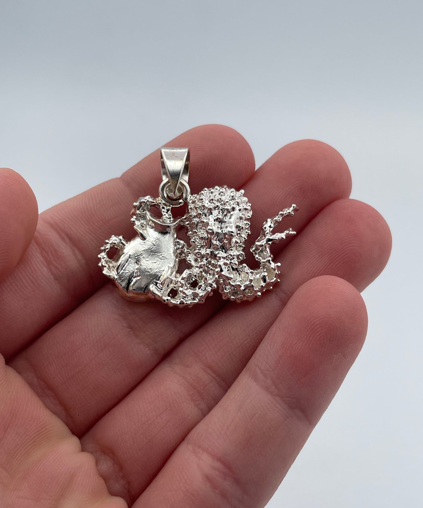 Octopus coming out of Jar - Charm